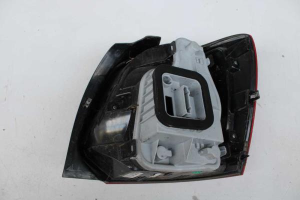 FEU ARRIERE GAUCHE VW  - Vue 2